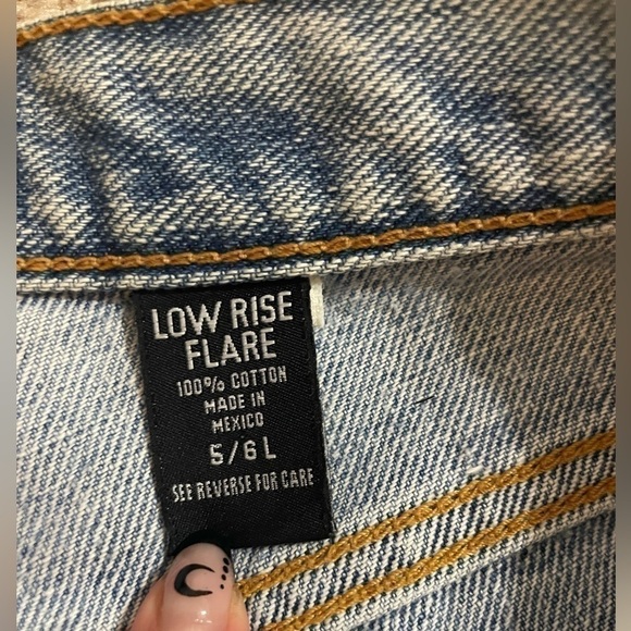Express vintage light wash low rise flared jeans size 5/6 Long - Picture 3 of 10